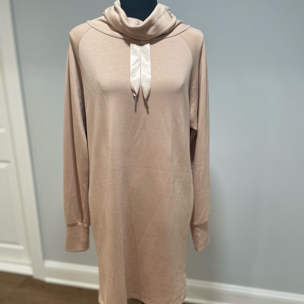 New Beige pullover dress with cow neck